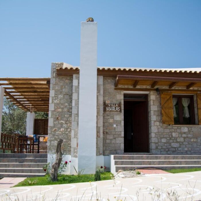 Nikolas Villa